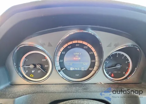 2009 Mercedes-Benz C 350 z USA, uszkodzony, nr VIN WDDGF56X89R073288